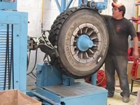 Retreading Tires Machine